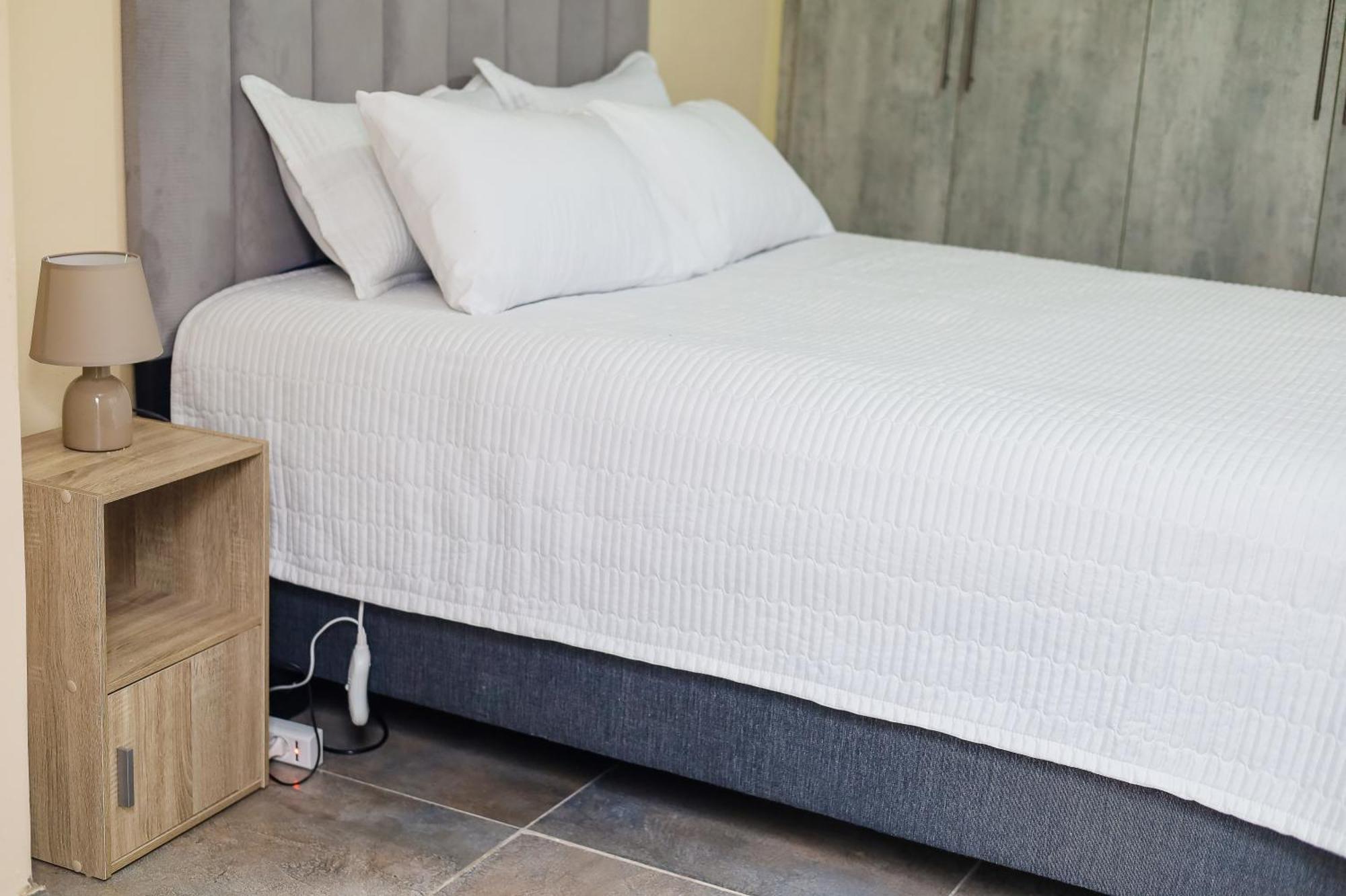 Stylish Self Catering Unit In Maseru Cbd Bagian luar foto